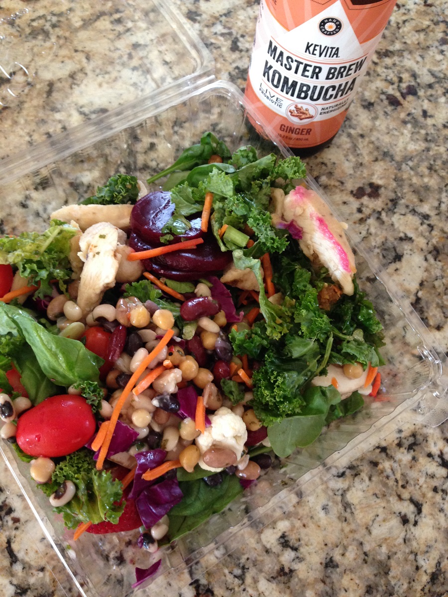 Salad bar, healthy habits while moving