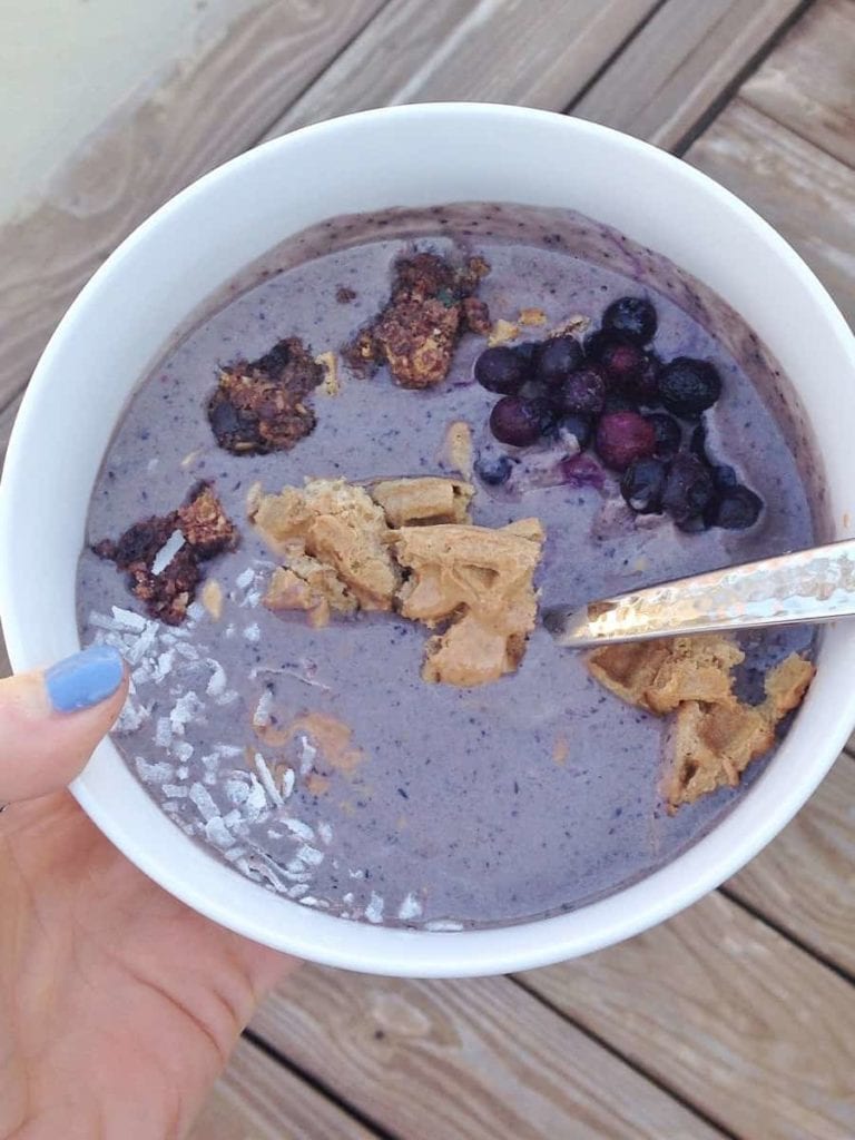 smoothie in bowl with toppings