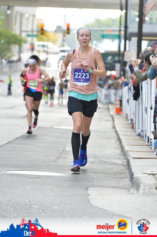 Girl running 2019 Detroit Marathon